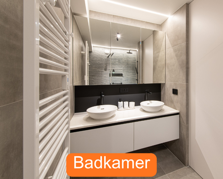Badkamer met kraanwerk en maatmeubel door Mivan Interieur