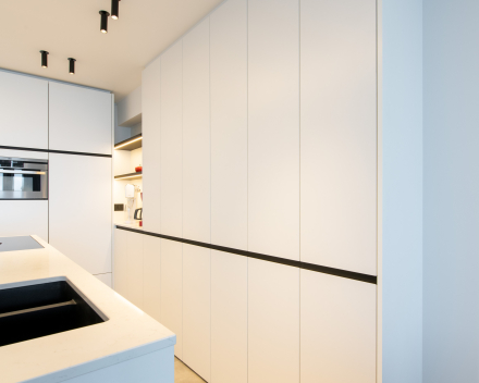 Detail van keukenblad in woningrenovatie