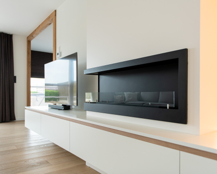 Detail van maatwerk kast in woonkamer