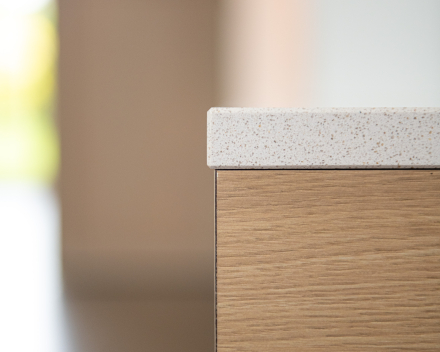 Detail van kastdeuren in modern woninginterieur