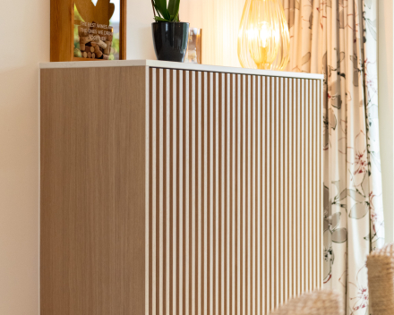 Leefruimte op maat met dressoir door Jelle van Mivan