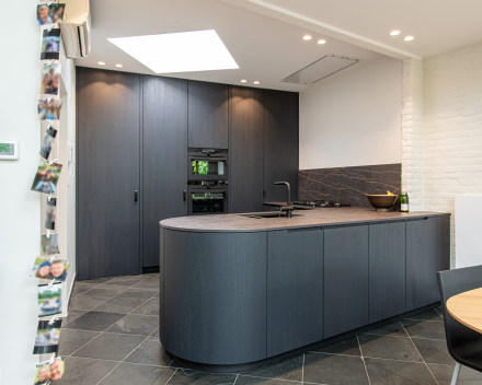 Moderne keuken op maat met kookeiland