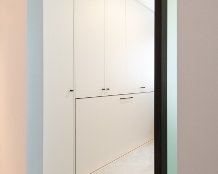 Tijdloos interieurdesign en maatwerk door Mivan bij appartement renovatie