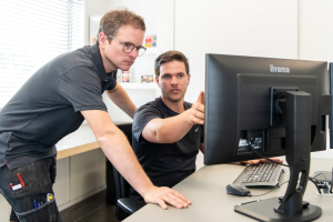 Hout, vakmanschap en moderne technieken komen samen in het atelier van Mivan.